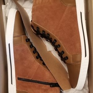 NIB MENS KENNETH COLE FENCE AROUND COGNAC COLOR HIGH TOP SHOES